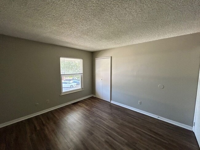 Photo - STERLING COURT APARTMENTS