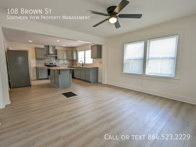 Photo - 108 Brown St