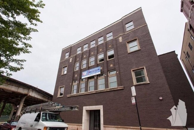 Building Photo - 3 bedroom in Chicago IL 60613 Unit 301 Rental