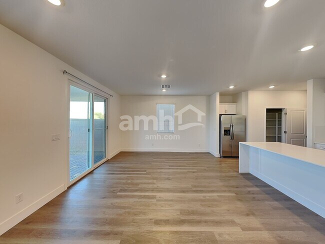 Photo - 8176 Winterfell Peak Ave