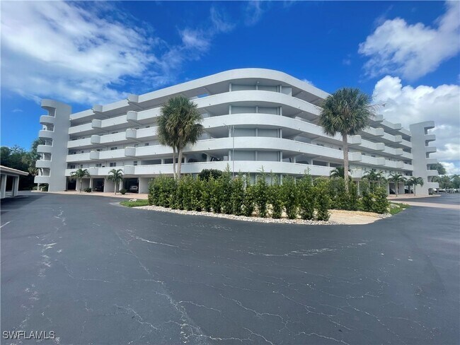 Building Photo - 12945 Vanderbilt Dr Unit 403