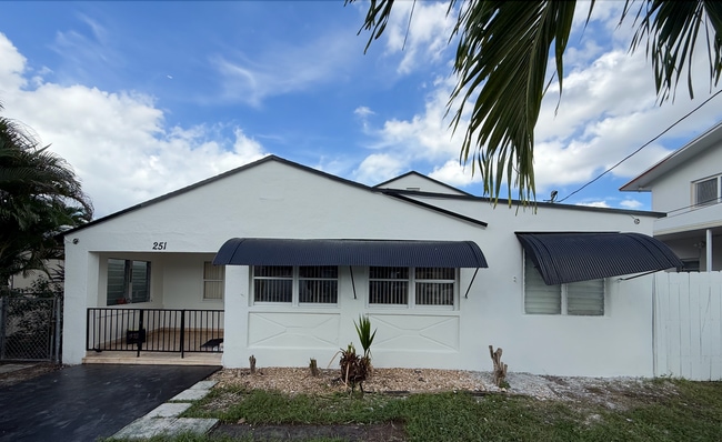 Building Photo - 251 NW 49th Ave Rental