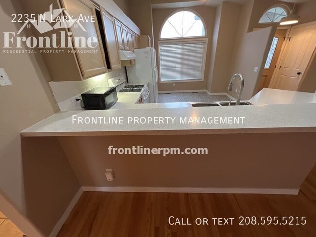 Photo - 2235 N Lark Ave