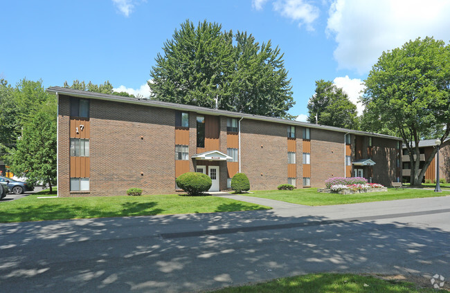 Wood Wind Gardens Apartments - North Syracuse, NY | ForRent.com