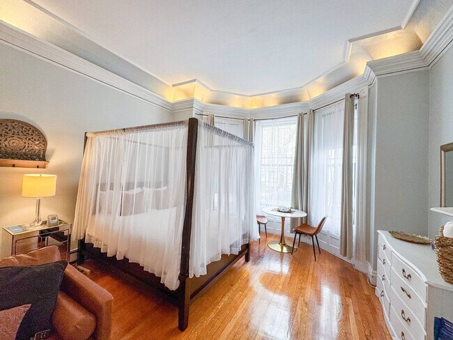 Photo - 337 Beacon St Unidad ID1238092P