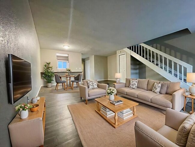 Building Photo - Spacious 3-bedroom, 2.5-bathroom Townhome