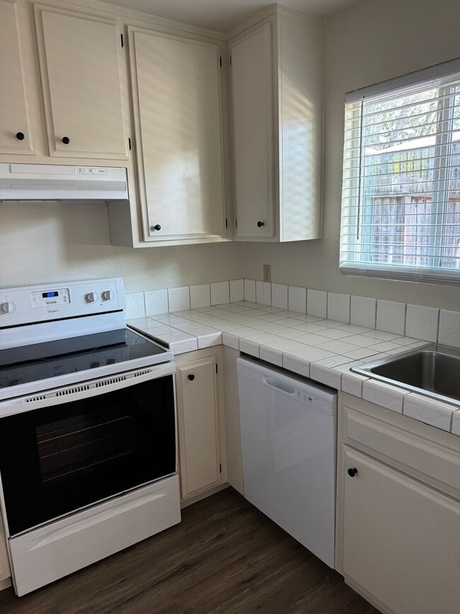 Photo - 1161/1165 Lisa Court Unit 1161 LI