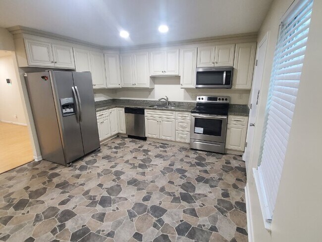 Photo - 233 Beechwood Ave