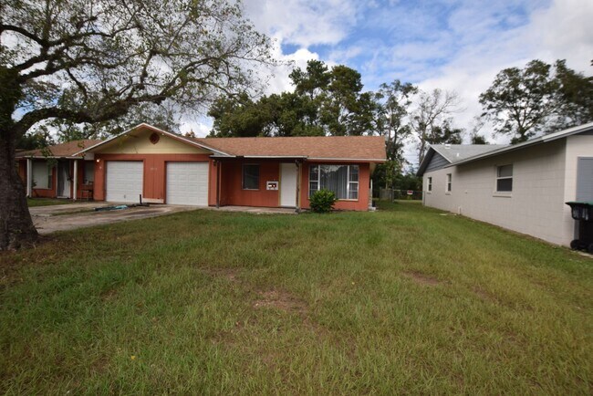 Photo - 2 Bedroom 1 Bath Duplex with a one car gar...