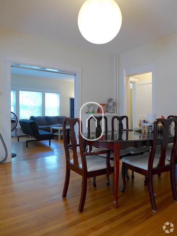 Building Photo - 17 Thorndike St Unit 1 Rental