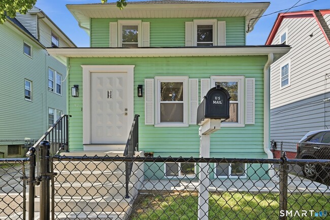 52 4th St