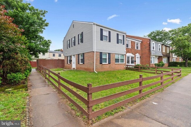 Building Photo - 8157 Community Dr Rental