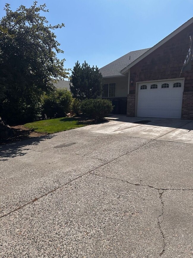 Building Photo - r1824 Unit 1824