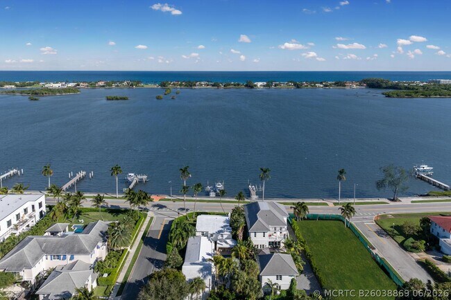 7103 S Flagler Dr