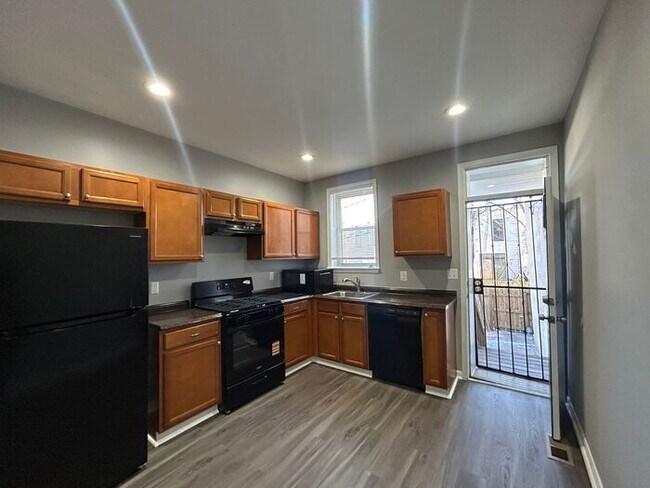 2 Bedrooms 2 Bathrooms