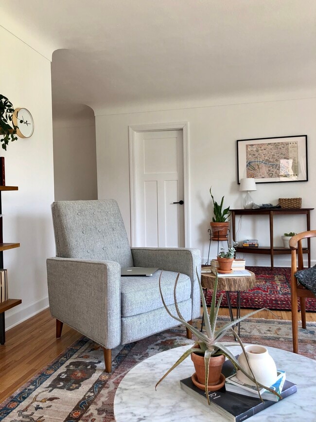 Main Living Room - 4425 York Ave N Unit Main Floor NE