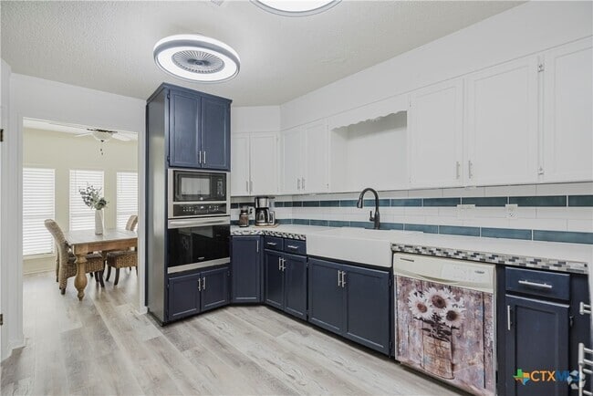 Building Photo - 1012 Pin Oak Dr Rental