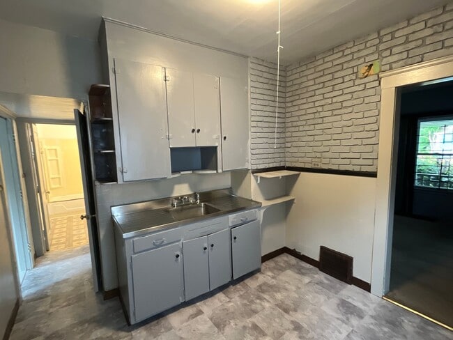 Photo - Cleveland East Side 2 Bedroom Single