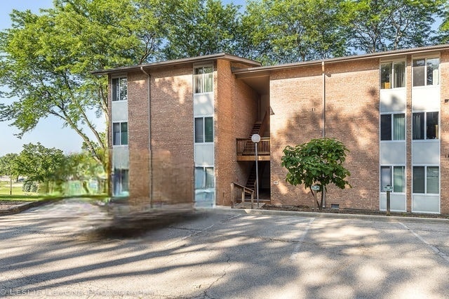 Building Photo - 5811 Oakwood Dr Unit D