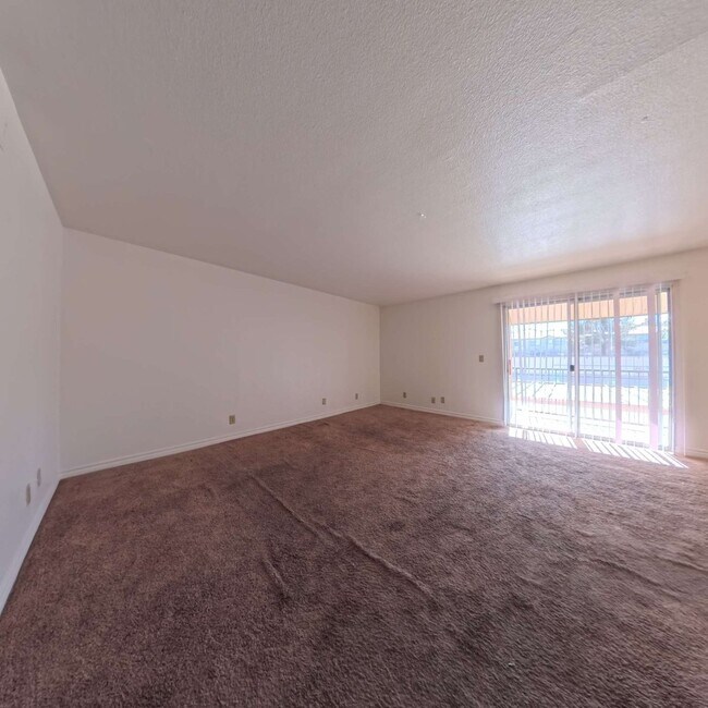 Photo - Gated Community | Close To The Strip | 2nd Floor Unit