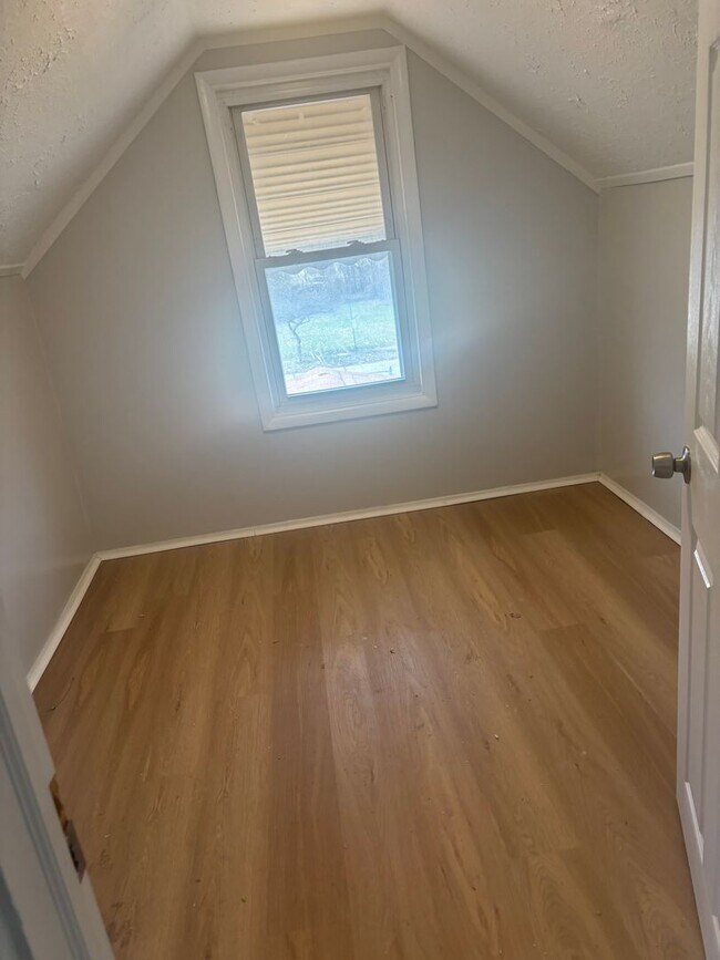 Photo - Single Cleveland East Side Section 8/Cash Pay