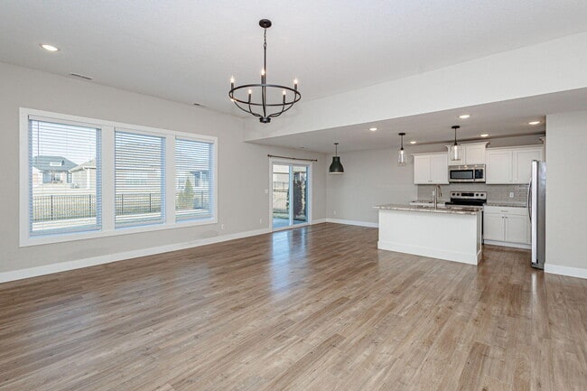 Photo - 4919 Kenora Dr