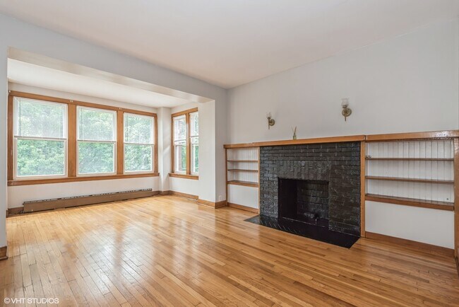 Photo - 5036 W Cullom Ave