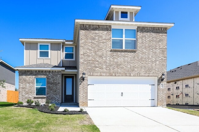 Building Photo - 1005 Holly Dr