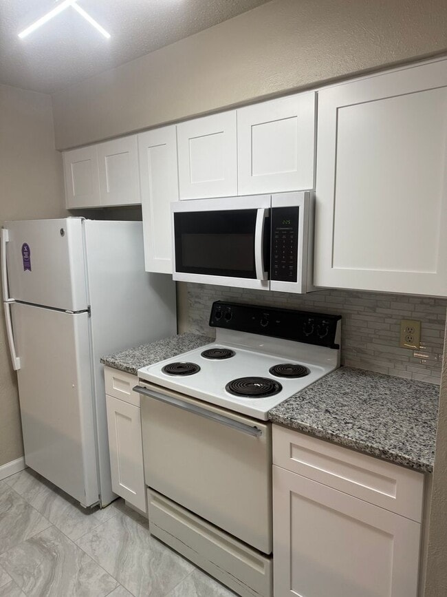 Building Photo - 5630 Boca Raton Blvd Rental