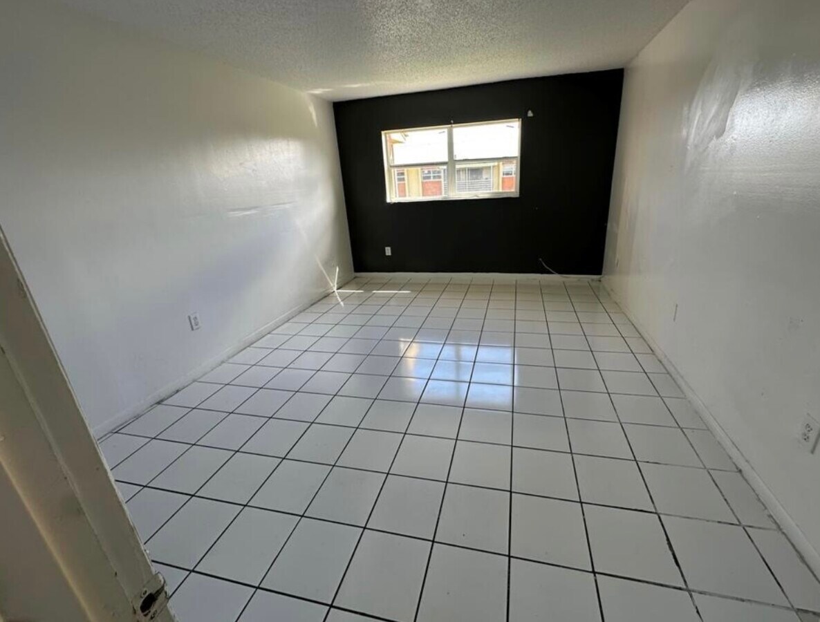 Photo - 3700 NW 21st St Unidad 411