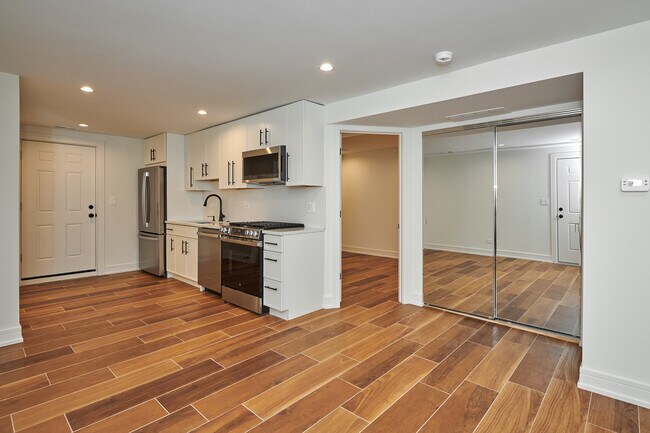 Photo - 5200 N Winthrop Ave Unit GN