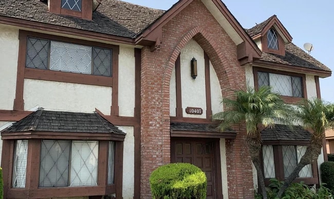 Photo - 10413 Western Ave Unidad 102