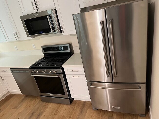 Appliances - 7390 Eads Ave