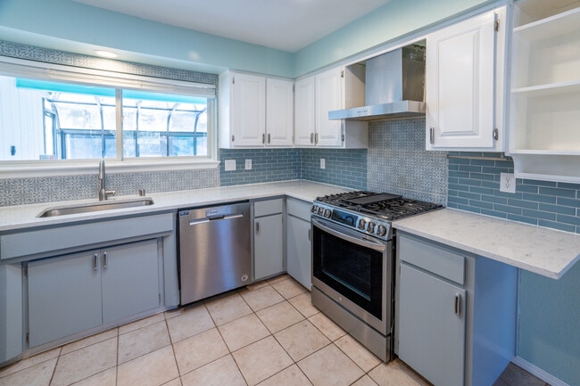 Photo - 426 Pruitt Ave