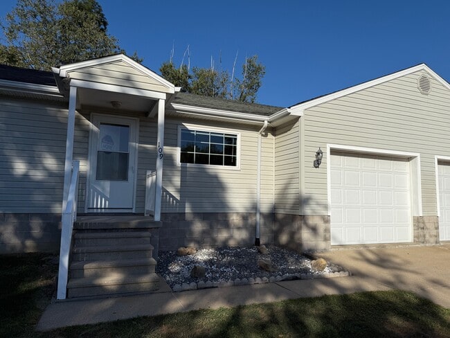 Building Photo - 109 Campbell Ln Unit 109 Campbell Ln