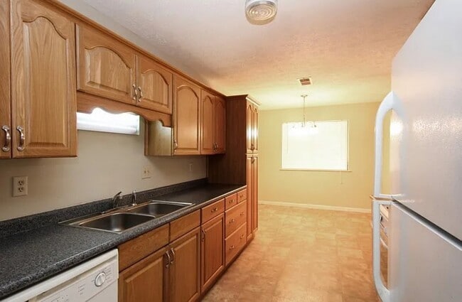 2604 Wildflower Ln SW