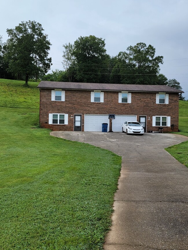 Building Photo - 8446 Shawn Ridge Dr Rental