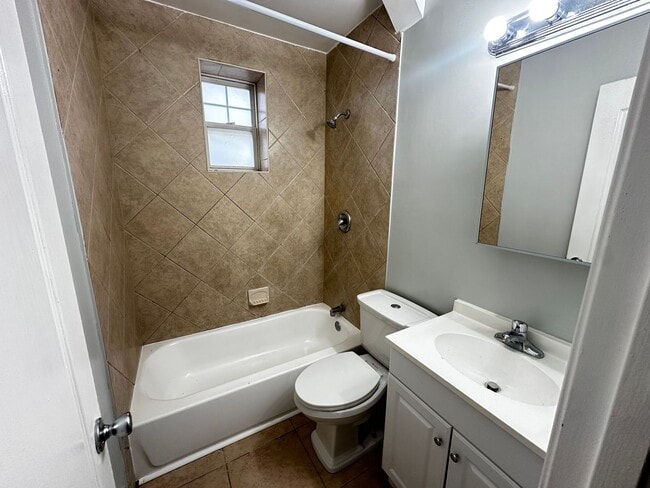 Photo - 4632 Hillside Rd SE Unit 2