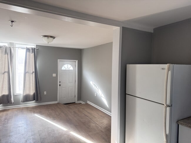 Photo - 1004 W Lombard St