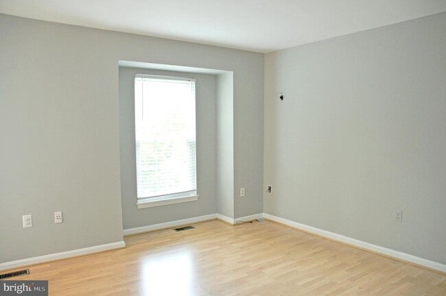Photo - 125 N Towne Ct