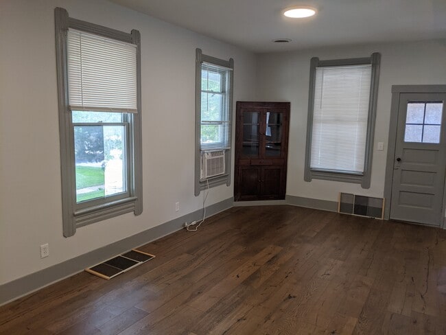 Photo - 3801 Whitman Ave Unit 4