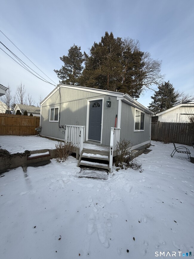 Photo - 20 Ponus Ave