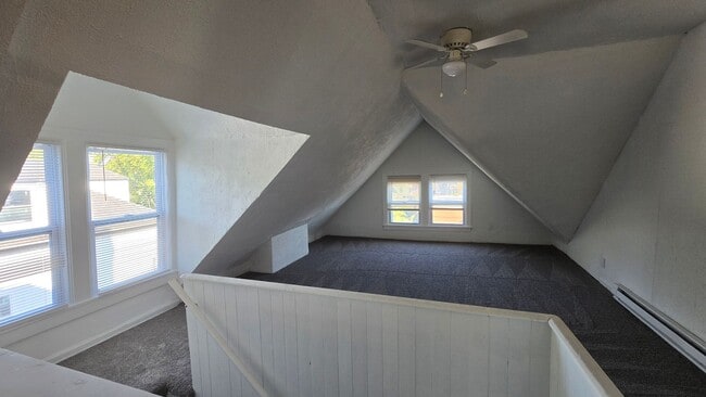 Photo - 2047 Lawrence Ave Unit 2047 Lawrence Ave - 3