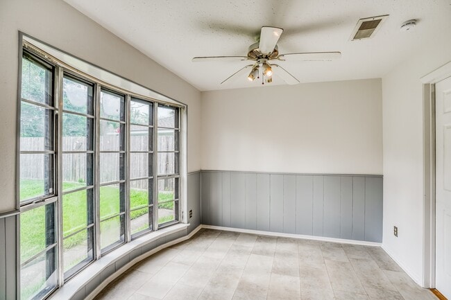 Photo - 500 Stoneledge Dr