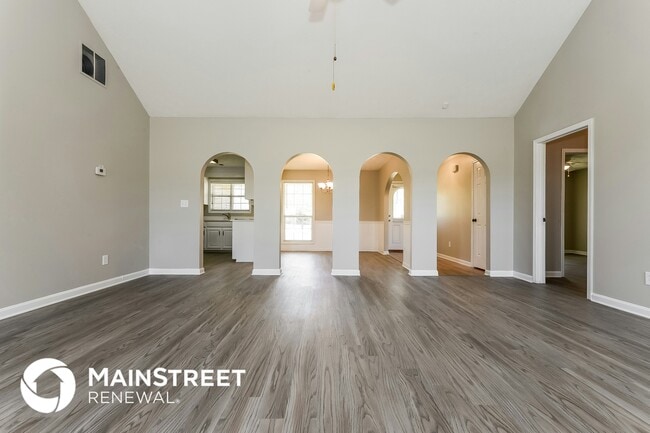 Photo - 215 Ashton Dr