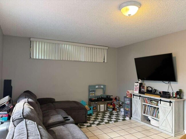 Photo - 8182 Thames Blvd