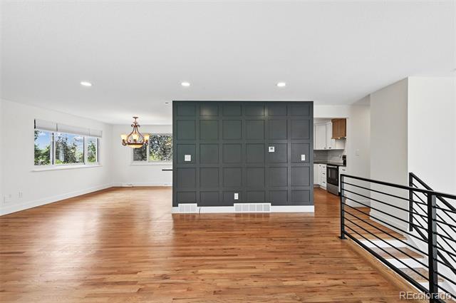 Photo - 6745 Garrison St