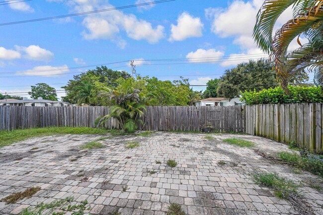 500 NW 120th St
