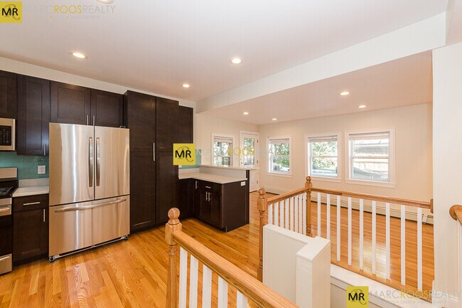 Photo - 128 Monument St Unidad 126