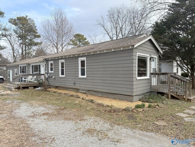 Photo - 1507 McCullough Ave NE